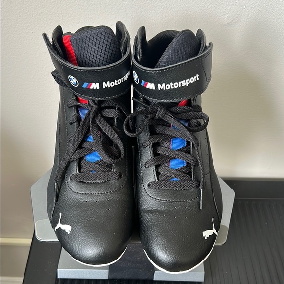 Puma Black and Blue Athletic Shoes with Modern Design - Picture 6 of 7